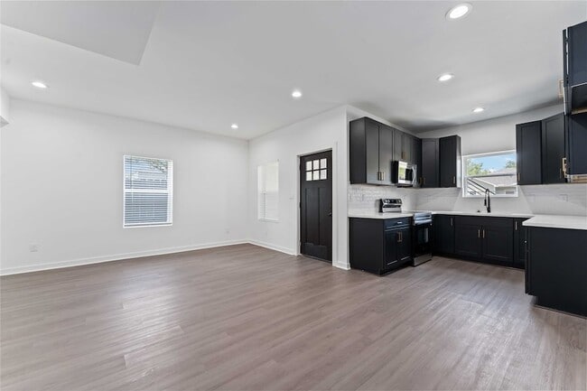 Building Photo - 414 N Carolina St