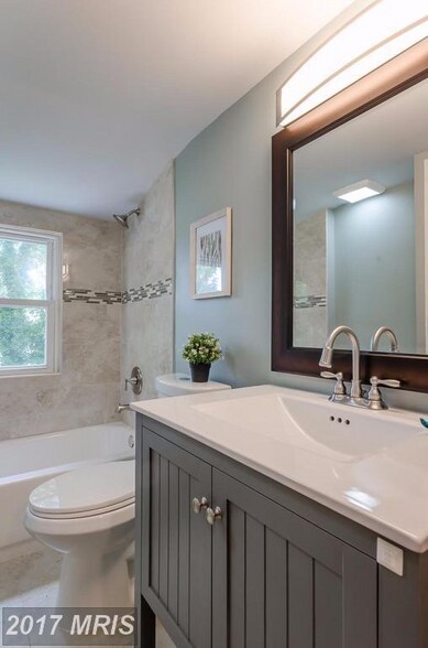 Building Photo - 3405 40th Ave