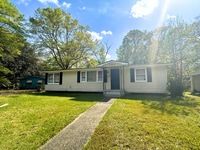 Building Photo - 2453 Pineway Dr N