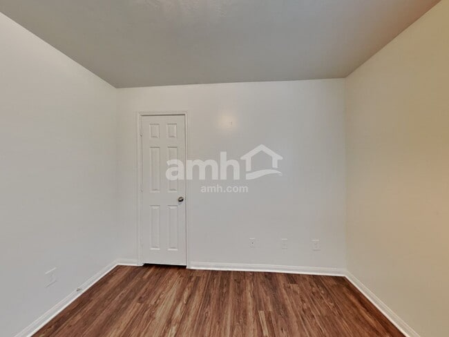 Building Photo - 12035 Jillian Crossing Dr