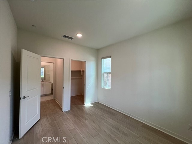 Building Photo - 2657 E Clara Ln