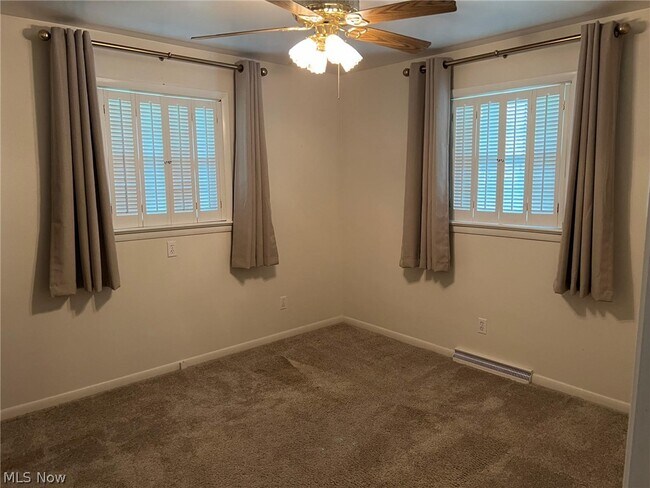 Building Photo - 9130 Cain Dr NE