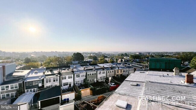 Building Photo - 1264 Holbrook Terrace NE