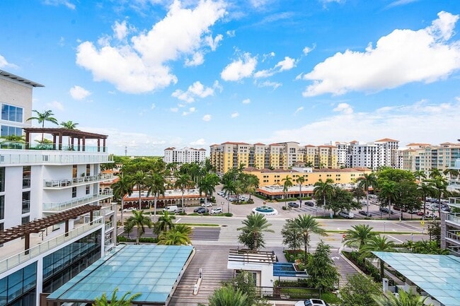 Building Photo - 210 SE Mizner Blvd