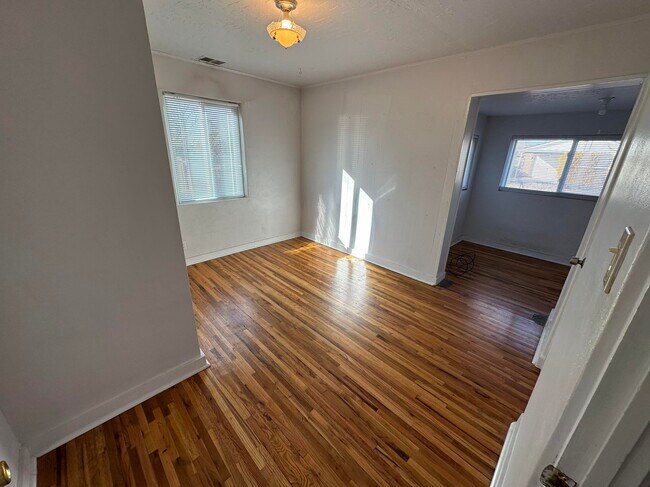 Building Photo - 2620 Marble Ave NW