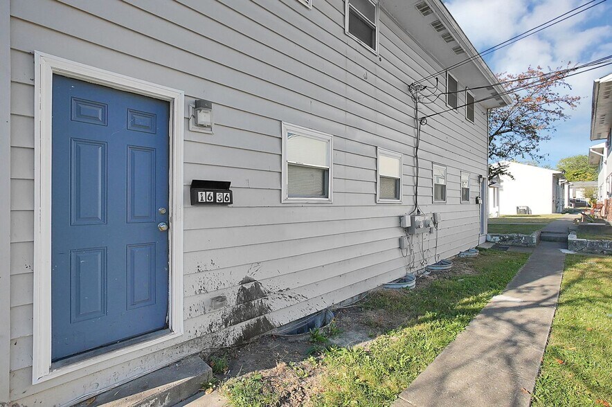 Building Photo - 1628 E 25th Ave