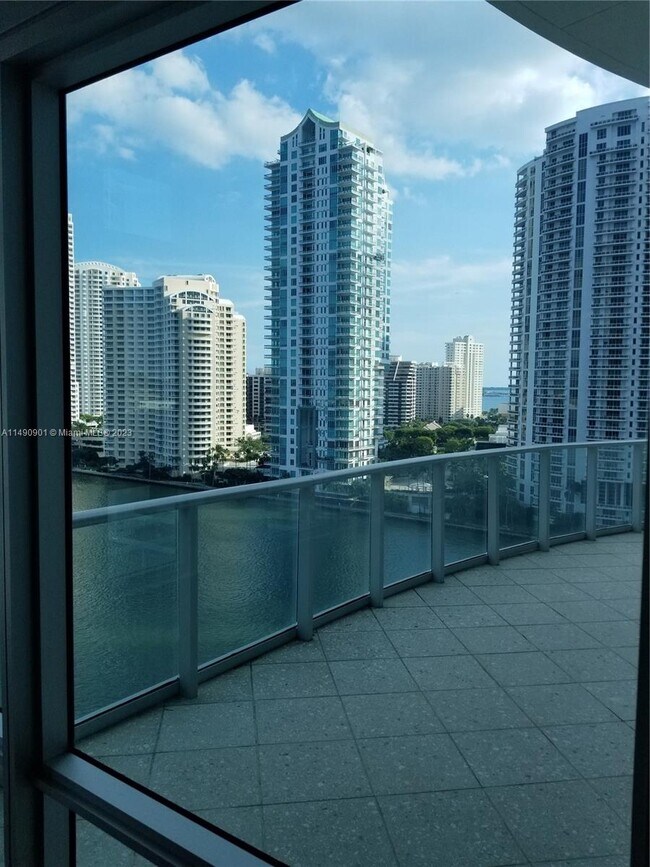 Building Photo - 300 S Biscayne Blvd