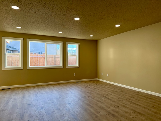 Building Photo - 919 Cove Arm Cir