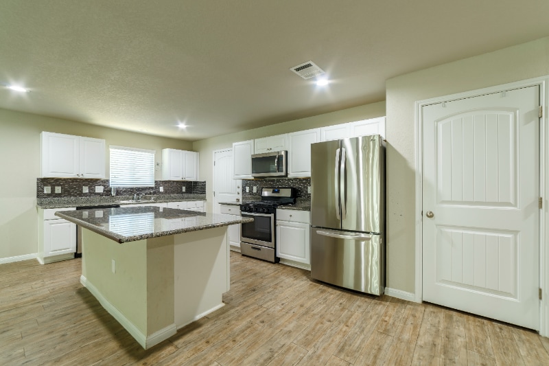 Building Photo - 10126 Relic Oaks