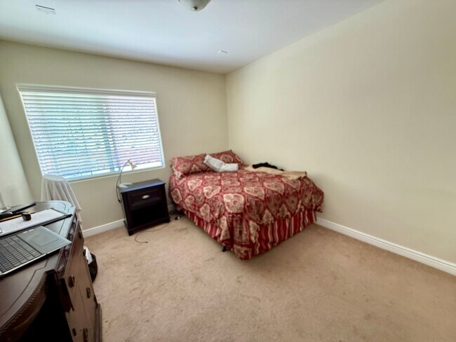 Building Photo - Rancho Penasquitos 6 Bedroom Home For Lease