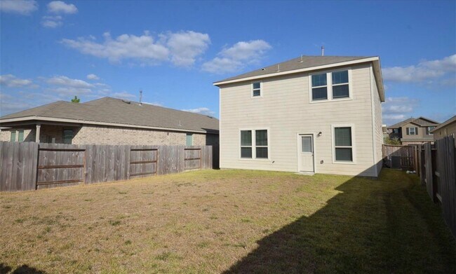 Building Photo - 16412 Big Hickory Dr