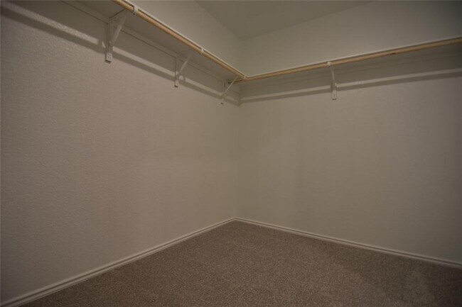 Building Photo - 343 Keefer