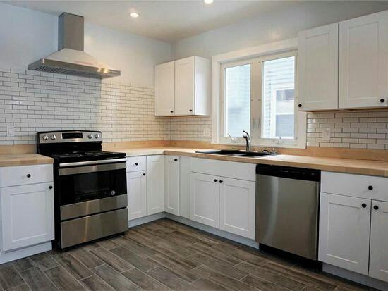 ONE roommate needed-Text Hung 585-512-6522 - 19 Ellicott St