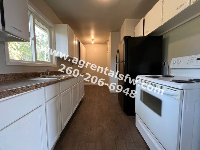 Building Photo - 3 Bedroom - Section 8 OK!
