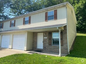 Building Photo - New Phila Duplex