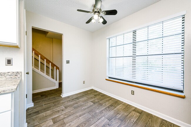 Building Photo - 14 Oakwood Park