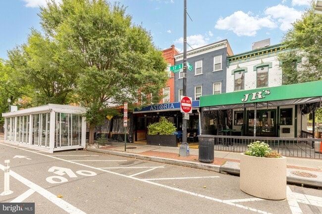 Building Photo - 1743 Q St NW