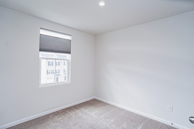 Building Photo - 231 Brooklane Ct