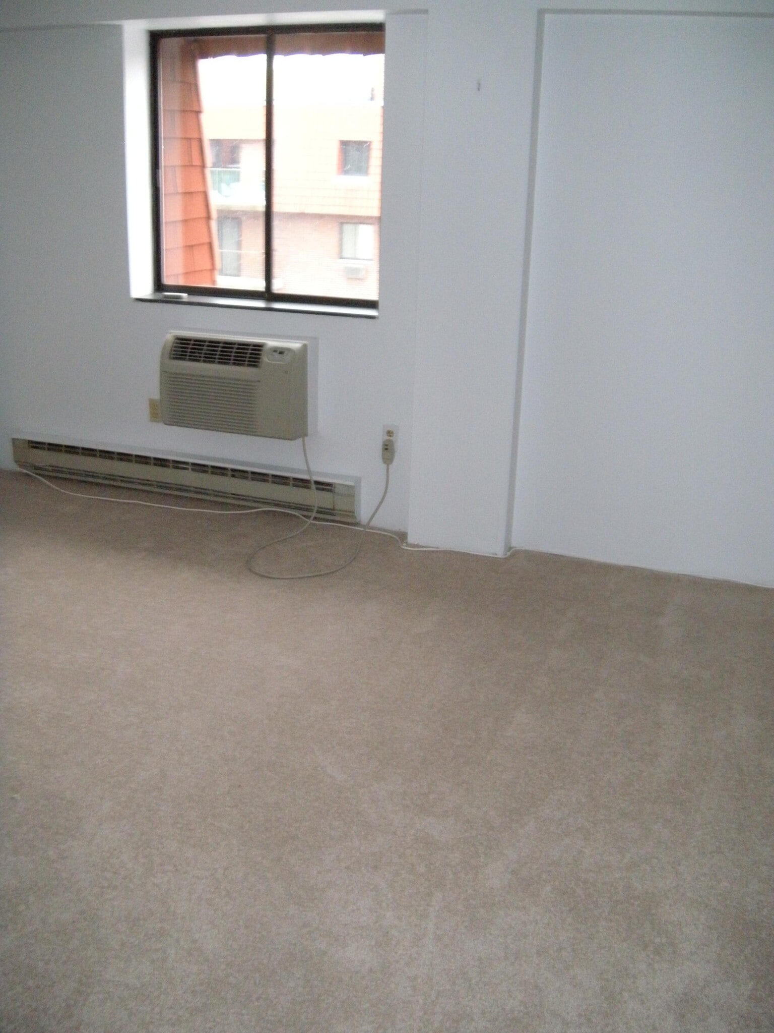 Building Photo - 125 Pleasant St