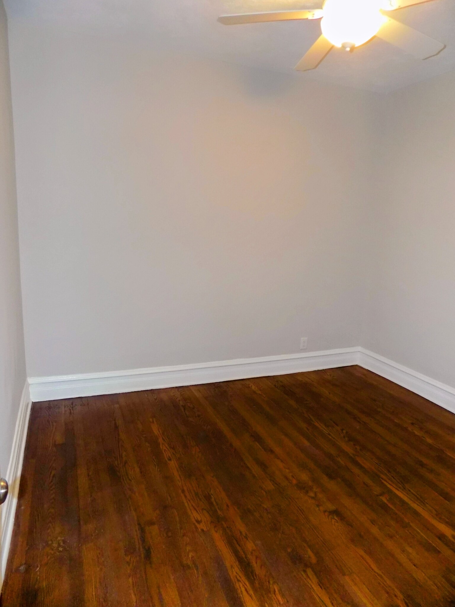 Building Photo - 434 N Pine Ave