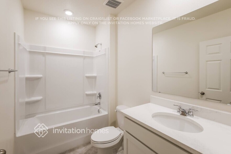 Building Photo - 9671 Seaspray Dr
