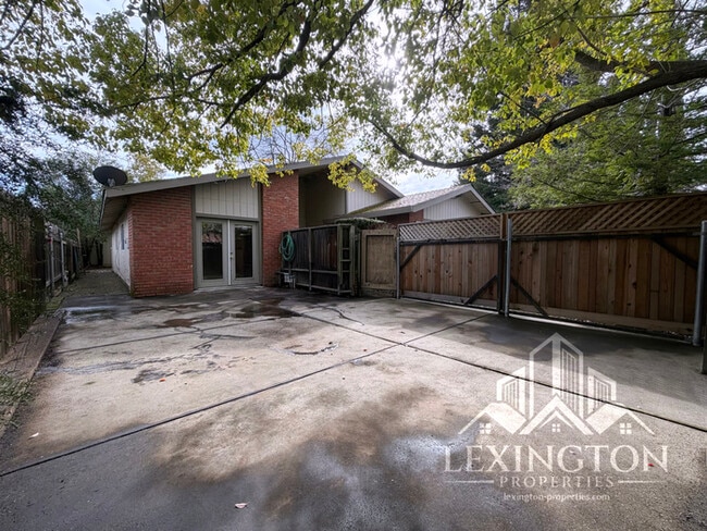 Building Photo - Beautifully Updated, 3BD/2BA Home in Larchmont Sunriver, off Sunrise Blvd. and Coloma Rd.