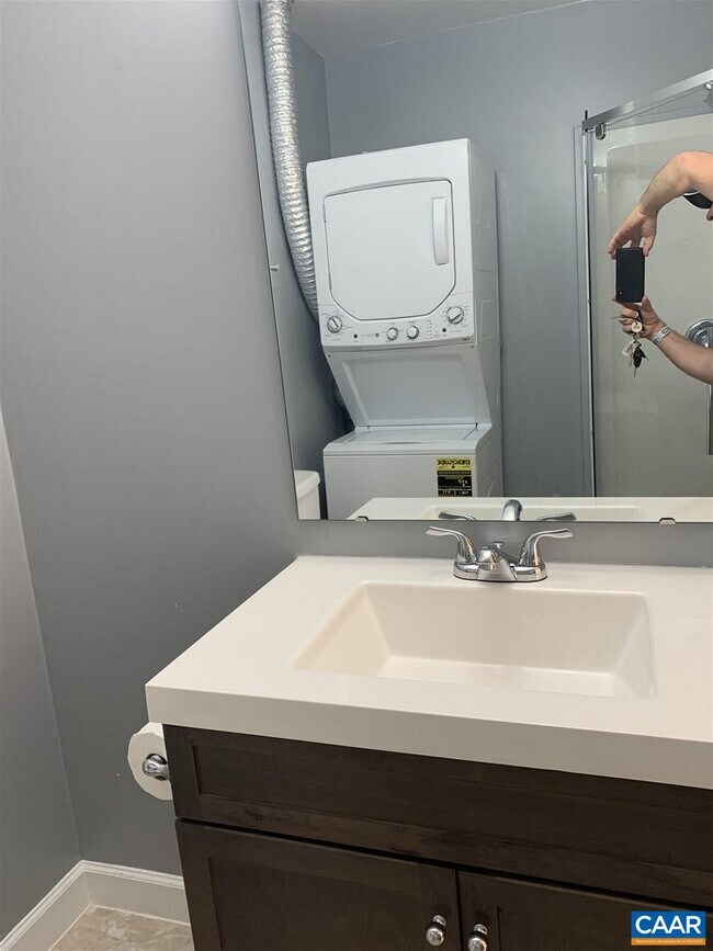 Building Photo - 1215 Wertland St