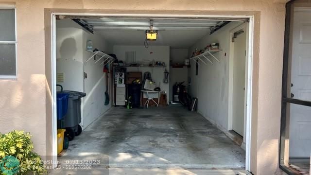 Building Photo - 8279 Summerbreeze Ln