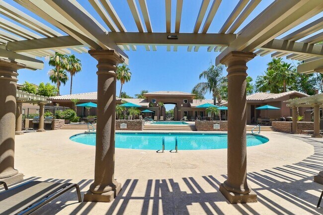 Building Photo - Remodeled one bed one bath Kierland Condo