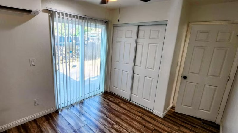 Building Photo - 156 E Marshall Blvd