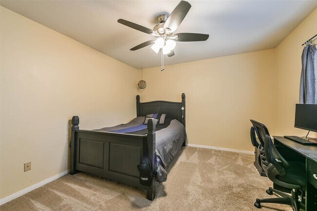 Building Photo - 501 Pine Bluff Dr