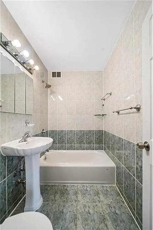 Building Photo - 1213 Avenue Z