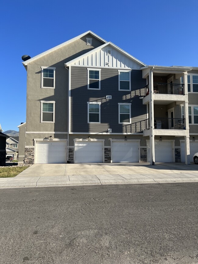Building Photo - 1809 W Terra Vista Ln