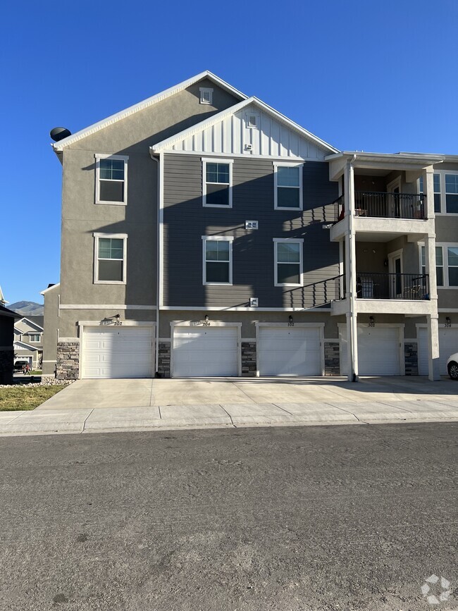 Building Photo - 1809 W Terra Vista Ln