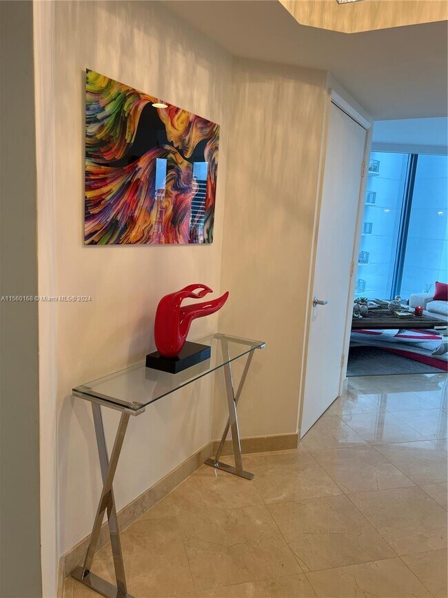 Building Photo - 333 Las Olas Way