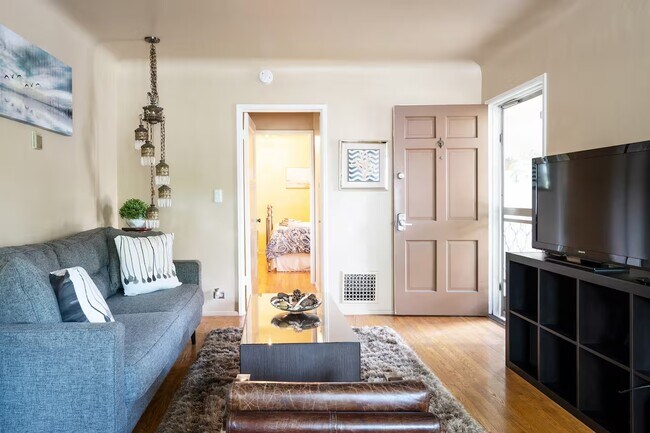 Building Photo - 4965 Ellenwood Dr