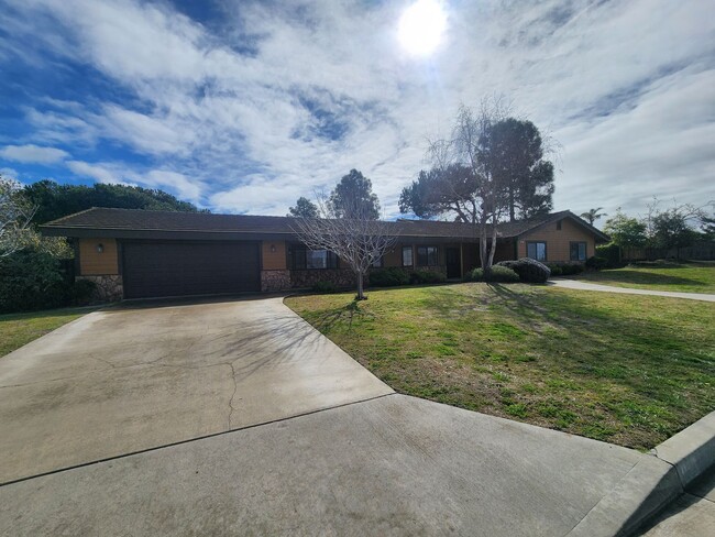 Building Photo - Spacious Grover Beach Home