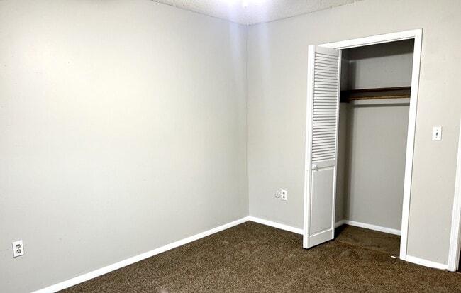 Building Photo - 6390 Firethorn Ave