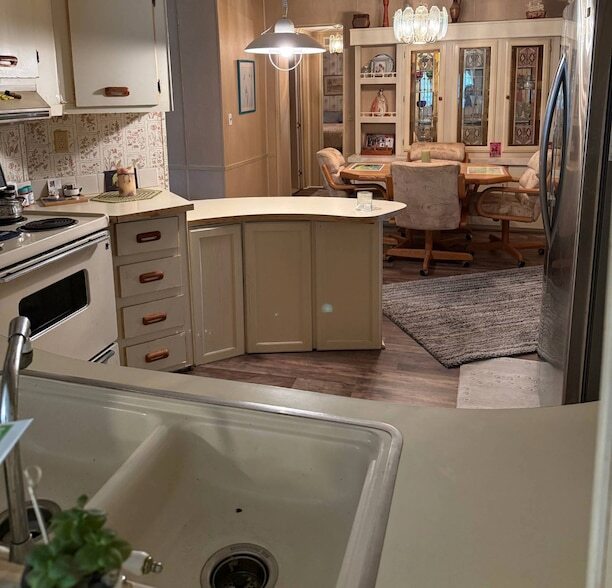 Building Photo - 128 Needle Palm Ln