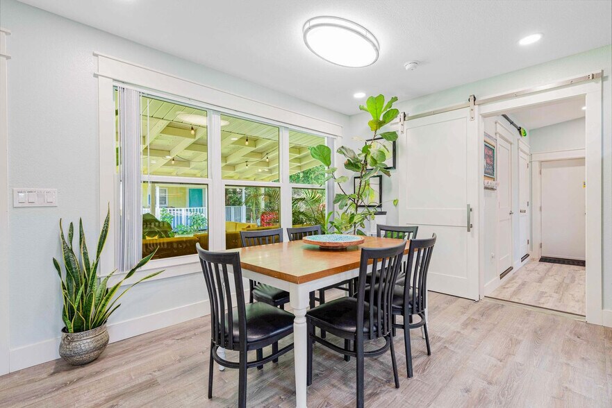 Building Photo - 22 Waynel Cir SE