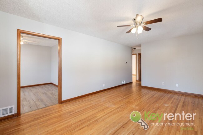 Building Photo - Charming 3-Bedroom Home in Southwest Wichita – Move-In Ready!