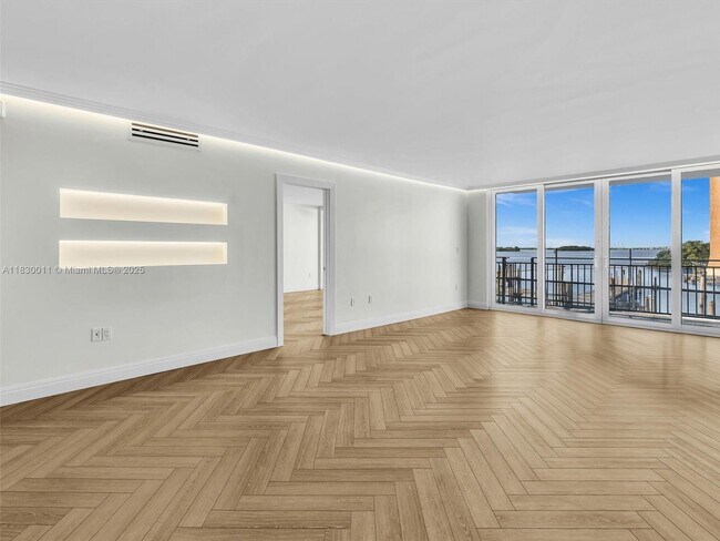 Building Photo - 770 NE 69th St