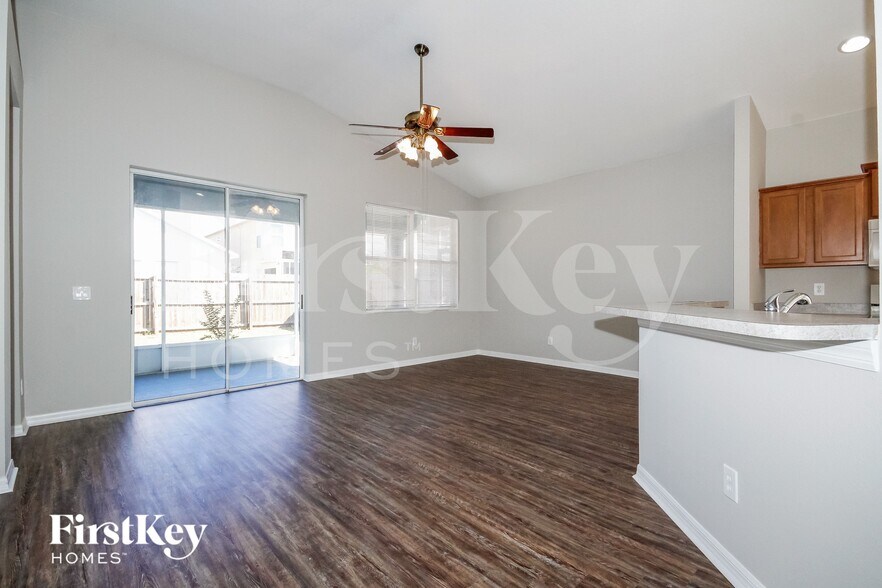 Building Photo - 8719 Sandy Plains Dr