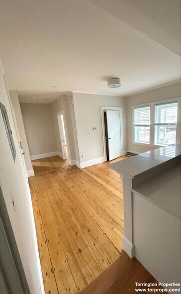 Building Photo - 67 Wheatland St