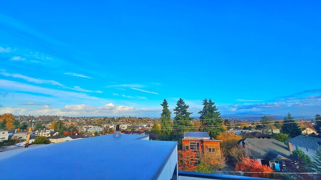 Building Photo - Brand New 2 Bed 2 Bath Townhome in North Beacon Hill, Seattle.