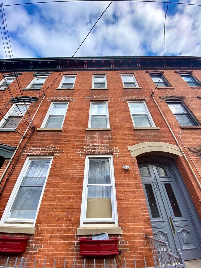 Building Photo - 332 Communipaw Ave