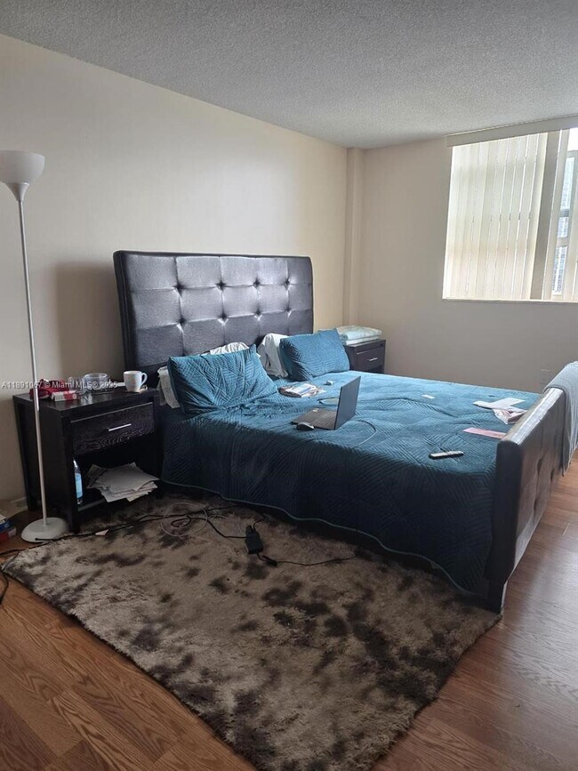 Building Photo - 1833 S Ocean Dr