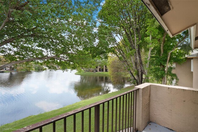 Building Photo - 1851 NW 96th Terrace