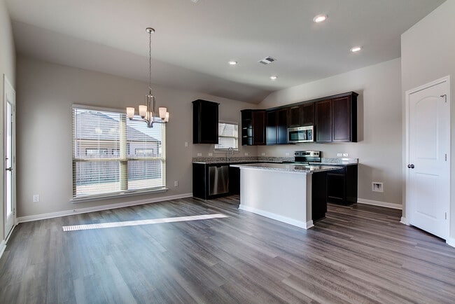 Building Photo - 1122 Lilac Ledge Dr