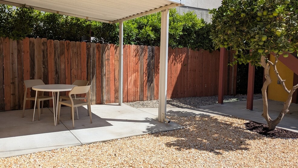 Outdoor Space - 2863 S Sycamore Ave